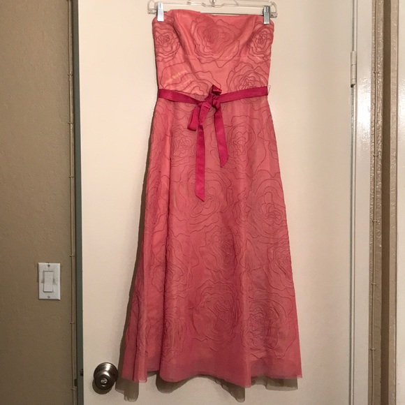 BCBGMaxAzria Dresses & Skirts - BCBG Rose Lace Strapless Dress